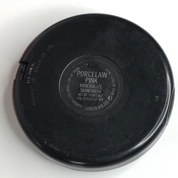 MAC Cosmetics Porcelain Pink Mineralize Skinfinish - Picture 4 of 4